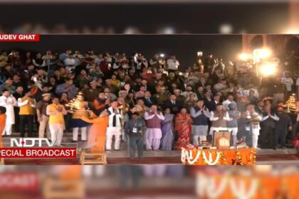 BJP యొక్క కీ పోల్ ప్లాంక్ కోసం, Delhi ిల్లీ ముఖ్యమంత్రి డే 1 యమునా 'ఆర్తి'