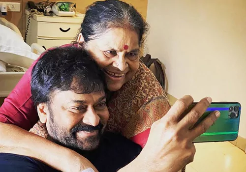 అంజనమ్మ ఆరోగ్యంపై క్లారిటీ ఇచ్చిన మెగాస్టార్‌ చిరంజీవి!