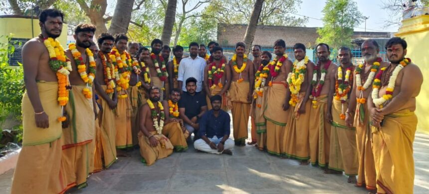 ఇరుముడితో శ్రీశైలం బయలుదేరిన శివ శివ