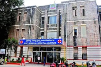 గుంటూరు జీజీహెచ్‌లో విద్యార్థినుల‌కు తప్పని తప్పని లైంగిక లైంగిక లైంగిక ల్యాబ్ ల్యాబ్ ల్యాబ్ ల్యాబ్ టెక్నీషియ‌న్, డాక్టర్‌పై, గుంటూర్ గవర్నమెంట్ హాస్పిటల్‌లోని మహిళా విద్యార్థులపై లైంగిక వేధింపులు, ఆంధ్ర ప్రదేశ్ ప్రదేశ్ ప్రదేశ్