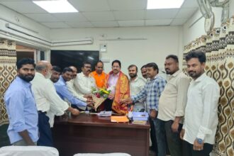 డైరెక్టర్ సూర్యనారాయణ ను సన్మానించిన బీసీ ఎంప్లాయిస్ అసోసియేషన్ అసోసియేషన్