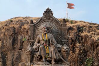 పిఎం మోడీ తన పుట్టిన వార్షికోత్సవం సందర్భంగా ఛత్రపతి శివాజీకి నివాళులర్పించారు