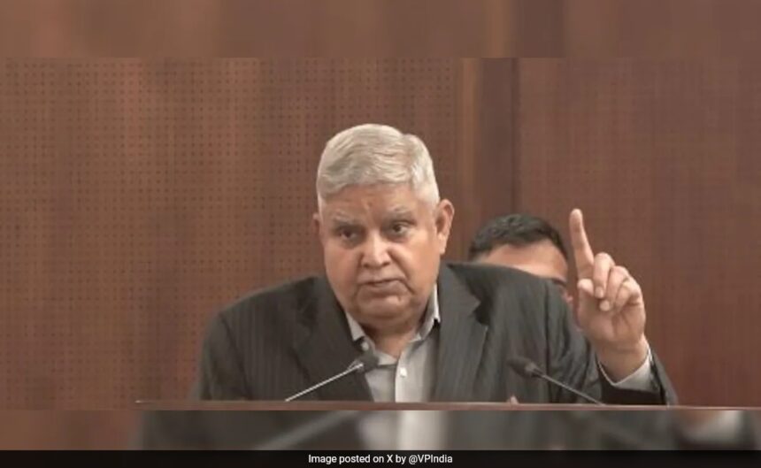 "రాజకీయ కోవిడ్ ప్రజాస్వామ్యాన్ని నాశనం చేయడానికి సమాజంలోకి చొరబడింది": ఉపాధ్యక్షుడు