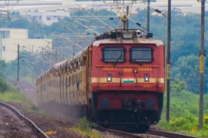 రైల్వే సమాచారం: శ్రీకాకుళం రోడ్ - చ‌ర్ల‌ప‌ల్లి చ‌ర్ల‌ప‌ల్లి మ‌ధ్య రైళ్లు రైళ్లు ... ఈ రూట్లలో 4 రైళ్లు రైళ్లు రైళ్లు