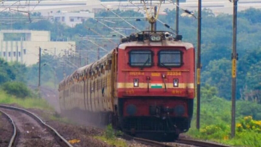 రైల్వే సమాచారం: శ్రీకాకుళం రోడ్ - చ‌ర్ల‌ప‌ల్లి చ‌ర్ల‌ప‌ల్లి మ‌ధ్య రైళ్లు రైళ్లు ... ఈ రూట్లలో 4 రైళ్లు రైళ్లు రైళ్లు