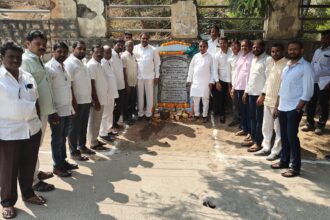 వరద నీటి కాలువ కాలువ పనులకు చేసిన చేసిన ఎమ్మెల్యే గాంధీ