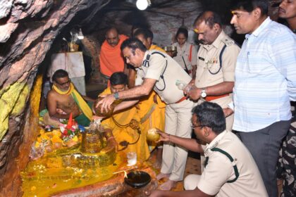 వేలాల మల్లికార్జున స్వామి ఆలయం సందర్శించిన రామగుండం సీపీ సీపీ