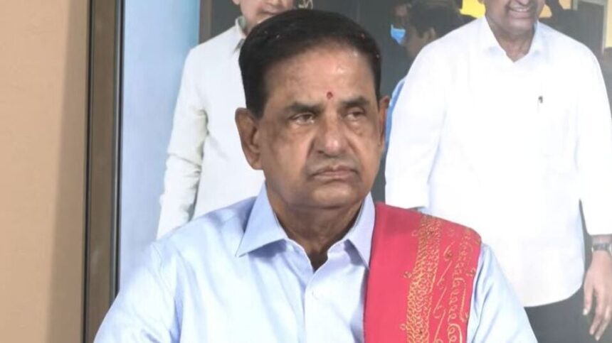 శ్రీవారి భక్తులే టార్గెట్ .. టీటీడీ టీటీడీ ఛైర్మన్ ఫొటోతో బ్రేక్ దర్శనం టికెట్ల టికెట్ల టికెట్ల దందా!