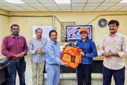 సింగరేణి రెస్క్యూ జట్టులో చేరిన తొలి మహిళ మౌనిక మౌనిక