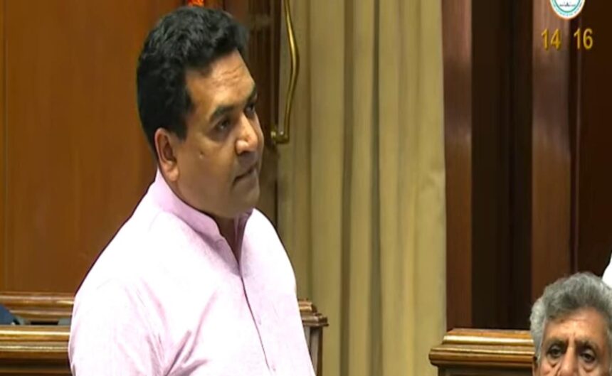 2020 లో మంత్రి కపిల్ మిశ్రాపై ఎఫ్‌ఐఆర్ ిల్లీ పోలీసులు వ్యతిరేకిస్తున్నారు