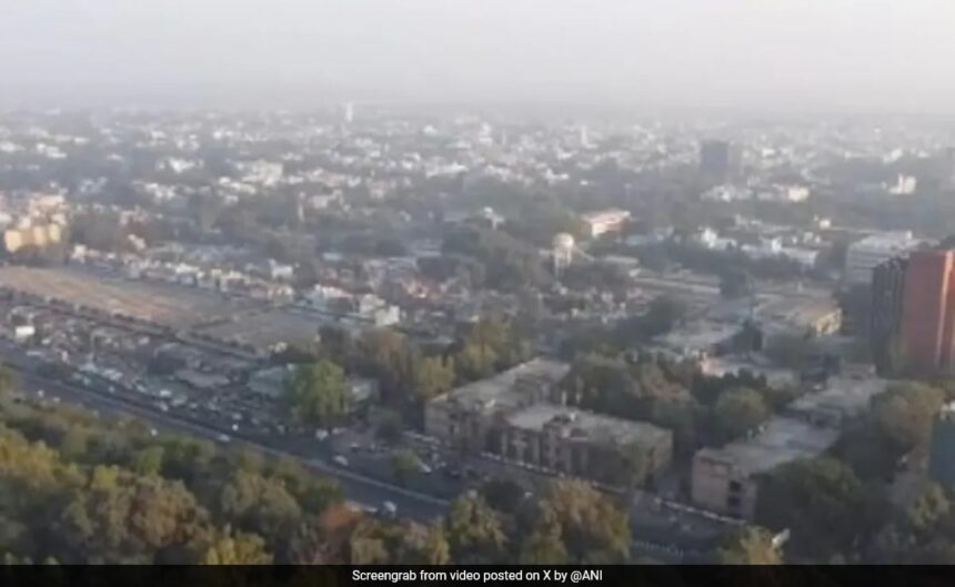 Comp ిల్లీ ప్రభుత్వం పొగను ఎదుర్కోవటానికి కృత్రిమ వర్షం విచారణను ప్లాన్ చేస్తుంది