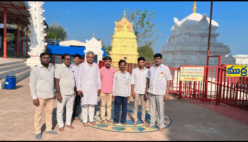 అందరితో కలిసిమెలిసి కలిసిమెలిసి - ముద్రా న్యూస్