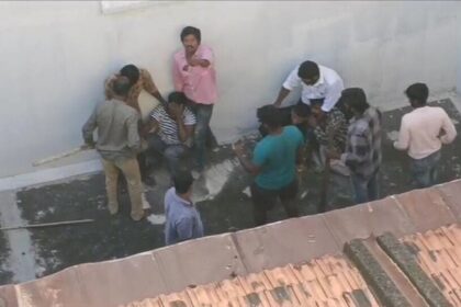 అప్పులు తీర్చడానికి స్నేహితుడి ఇంట్లో ఇంట్లో దోపిడీ యత్నం యత్నం యత్నం, చిత్తూరులో కలకలం కలకలం, ఏడుగురి- చిట్టూర్ ఏడు అరెస్టు చేసిన అప్పుల గందరగోళాన్ని చెల్లించడానికి ఫ్రెండ్స్ హౌస్ వద్ద దోపిడీకి ప్రయత్నించారు, ఆంధ్ర ప్రదేశ్ ప్రదేశ్ ప్రదేశ్