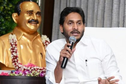 ఆసలు జగన్ జగన్ ఏం చేస్తున్నారు .. సొంత సొంత పార్టీ నేతల్లో అసంతృప్తి అసంతృప్తి అసంతృప్తి ఇలాగైతే ఇలాగైతే ఇలాగైతే ఇలాగైతే ఇలాగైతే!