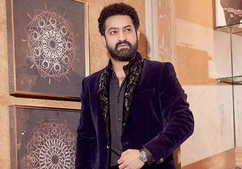 ఎన్టీఆర్ దెబ్బకు దిగొచ్చిన యశ్ రాజ్ ఫిలిమ్స్!