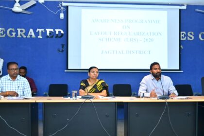 ఎల్ ఆర్ ఎస్ ఎస్ ను ప్రజలు సద్వినియోగం చేసుకోవాలి చేసుకోవాలి చేసుకోవాలి: జిల్లా కలెక్టర్. సత్య సత్య