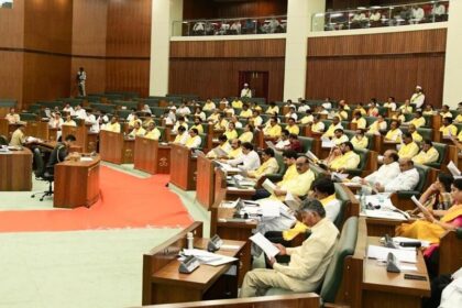 ఏపీ అసెంబ్లీలో అరాచకం, మహిళా ఐఏఎస్‌పై ఐఏఎస్‌పై విజయవాడ ఎమ్మెల్యే దౌర్జన్యం దౌర్జన్యం ..