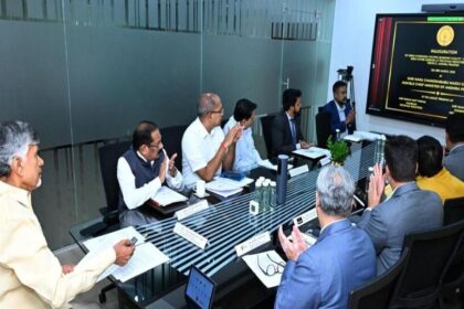 ఏపీలో ఏపీలో కోట్ల పెట్టుబడితో గ్రీన్ హైడ్రోజన్ హైడ్రోజన్ ప్లాంట్ ప్లాంట్ ప్లాంట్ ప్లాంట్ ప్లాంట్ వేల వేల మందికి ఉపాధి- ప్రారంభించిన సీఎం సీఎం చంద్రబాబు చంద్రబాబు చంద్రబాబు- హీరో ఫ్యూచర్ ఎనర్జీస్ తిరుపతిలో 1000 కోట్ల రూపాయల ఆకుపచ్చ హైడ్రోజన్ ప్రాజెక్టును 2000 మందిని ఉపయోగిస్తున్నారు, ఆంధ్ర ప్రదేశ్.