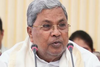 కర్ణాటక మంత్రులకు జీతాలు రెట్టింపు చేస్తుంది, ఎమ్మెల్యేలు ఫండ్ కొరత వరుస మధ్య