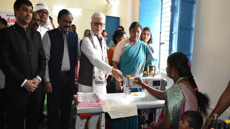 కొండపార్తి గ్రామం: మారుతున్న 'కొండపర్తి' రూపురేఖలు, గవర్నర్ దత్తతతో గిరిజన గ్రామానికి మహర్దశ మహర్దశ