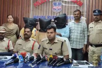 జనగామ కిడ్నాప్ కిడ్నాప్ సుఖాంతం సుఖాంతం సుఖాంతం, తల్లిదండ్రుల దరి చేరిన చేరిన 10 నెలల చిన్నారి చిన్నారి, నిందితుల నిందితుల- జనగామా కిడ్నాప్ కథలో 10 నెలల శిశువు తల్లిదండ్రులతో తిరిగి కలిసిన 10 నెలల శిశువును కలిగి ఉంది,