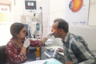 జుట్టు రాలకుండా రాలకుండా చికిత్స కోసం వెళితే కంటి ఇన్ఫెక్షన్ తో 65 మంది మంది ఆసుపత్రిపాలు