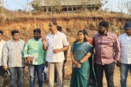 డబుల్ బెడ్రూమ్ ఇళ్ళకు మౌలిక వసతులు కలిపిస్తాం కలిపిస్తాం: ఎమ్మెల్యే. సంజయ్ సంజయ్