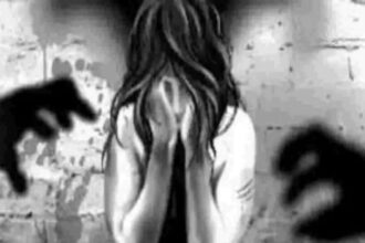 తూర్పుగోదావ‌రి జిల్లాలో ఘోరం ఘోరం, క‌న్న క‌న్న కొన్నాళ్లుగా తండ్రి తండ్రి లైంగిక- తూర్పు గోదావరిలో పదేపదే కుమార్తెను పదేపదే వేధించినందుకు తండ్రి అరెస్టు చేసాడు, ఆంధ్ర.