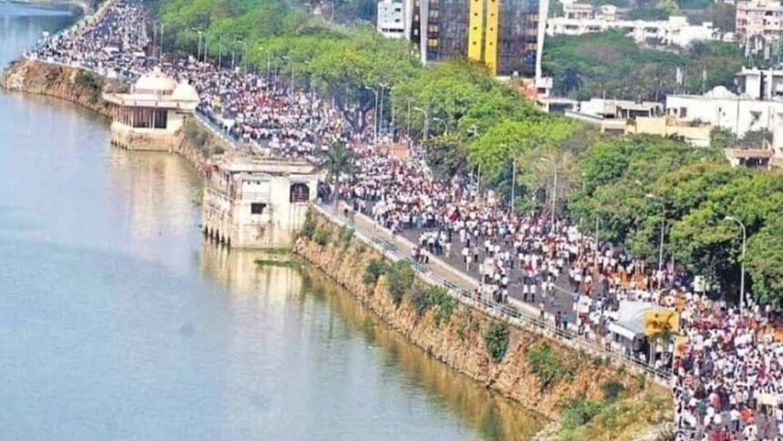 తెలంగాణ ఉద్యమ చరిత్రలో చరిత్రలో అపూర్వ ఘట్టం ఘట్టం .. మిలియన్ మిలియన్ నేటితో 14 ఏళ్లు!