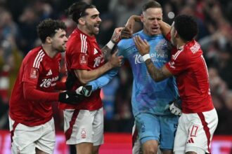 నాటింగ్‌హామ్ ఫారెస్ట్ ఇప్స్‌విచ్ పట్టణాన్ని పెనాల్టీలపై అధిగమించింది, చివరి 8