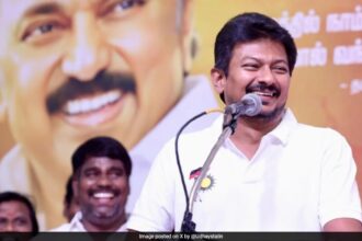 నూతన వధూవరులకు ఉధాయనిధి స్టాలిన్ సలహా