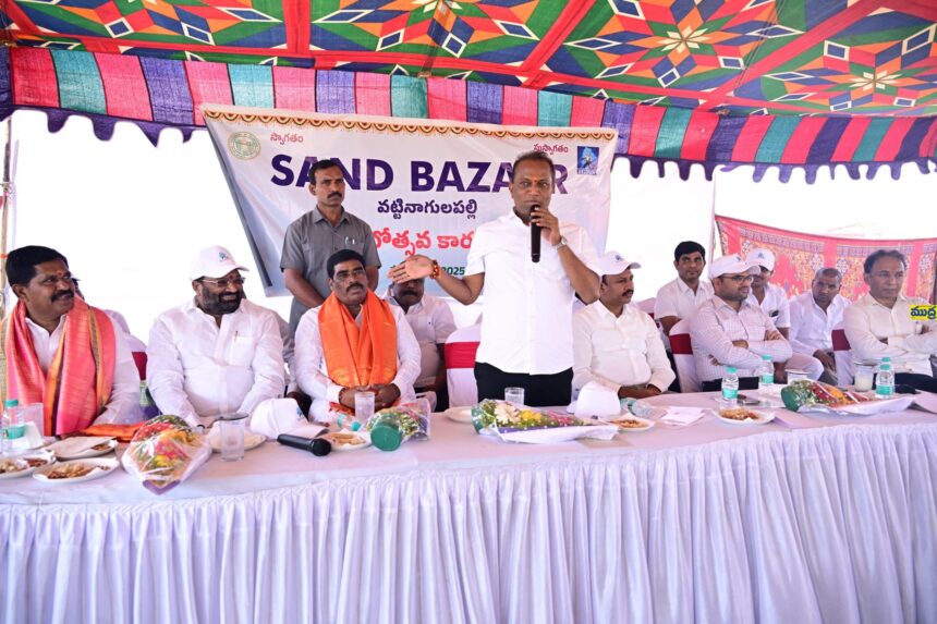 ప్రతి 30 కిలో మీటర్లకో సాండ్ బజార్ ఏర్పాటు
