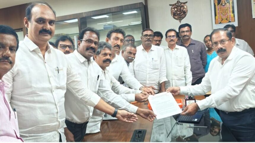 ప్రభుత్వ ఉద్యోగులకు బకాయిల బకాయిల చెల్లింపు, నేడు నేడు రూ .6200 కోట్ల కోట్ల .. ఏళ్ల ఏళ్ల తరబడి నిరీక్షిస్తున్న నిరీక్షిస్తున్న ఉద్యోగులు- ఈ రోజు ఆంధ్రప్రదేశ్ న్యూస్ తాజా నవీకరణలు మార్చి 21 2025, ఆంధ్ర ప్రదేశ్ న్యూస్ ప్రదేశ్