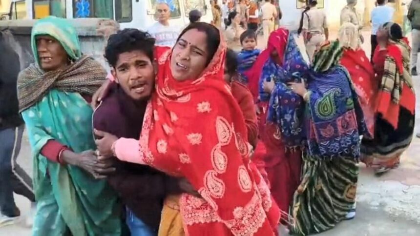 ప్రమాదం: హై స్పీడ్లో గుద్దుకున్న వాహనాలు! స్పాట్లో ఏడుగురు మృతి- మరో 14 మంది ..
