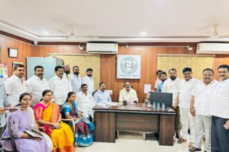 ప్ర‌జ‌ల స‌మ‌స్య‌ల ప‌రిష్కారానికి చొర‌వ ఎమ్మెల్యే ప్ర‌కాష్ గౌడ్ గౌడ్