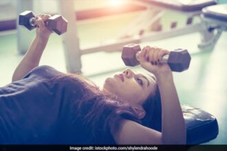 బలం శిక్షణ కోసం సరైన బరువును ఎలా ఎంచుకోవాలి