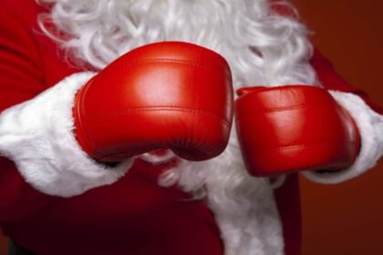 బాక్సింగ్ ఫెడరేషన్ ఆఫ్ ఇండియా తీవ్రమైన ఆరోపణల తరువాత సెక్రటరీ జనరల్ మరియు కోశాధికారిని నిలిపివేసింది ...