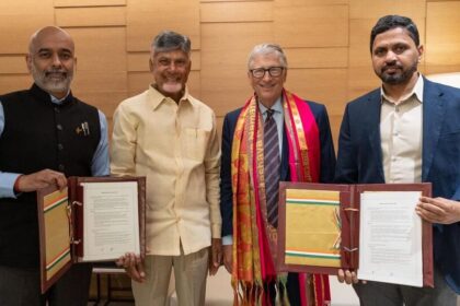 బిల్‌ గేట్స్‌తో గేట్స్‌తో చంద్రబాబు చంద్రబాబు .. ఆరోగ్య, వ్యవసాయ, వ్యవసాయ, విద్య విద్య టెక్నాలజీ వినియోగంపై కీలక ఒప్పందం ఒప్పందం- చంద్రబాబు నాయుడు ఆరోగ్య వ్యవసాయం మరియు విద్యా రంగాలలో సాంకేతిక పరిజ్ఞానాన్ని ఉపయోగించడంపై బిల్ గేట్స్ కీలకమైన ఒప్పందాన్ని కలుస్తాడు, ఆంధ్ర.