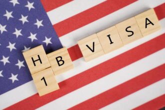 యుఎస్ ఇమ్మిగ్రేషన్: 'ఎఫ్ -1, హెచ్ -1 బీ, గ్రీన్కార్డ్ .. ఏదున్నా సరే సరే!' భారతీయులకు భారతీయులకు ..