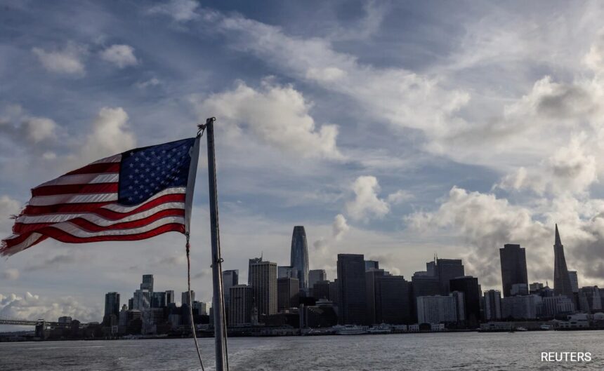 యుఎస్ భారతదేశంలో "బాట్స్" చేత 2,000 వీసా నియామకాలను రద్దు చేసింది