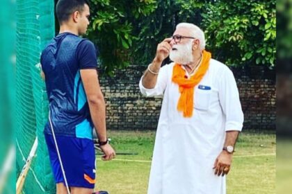 యోగ్రాజ్ సింగ్ అర్జున్ టెండూల్కర్ వృధా అవుతున్నాడని పేర్కొన్నాడు: "కహా ఇస్కో బౌలింగ్ మెయిన్ ..."