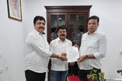 రంగారెడ్డి జిల్లా కలెక్టరేట్లో కలెక్టరేట్లో పనిచేస్తున్న ఉద్యోగులకు hra 24 శాతం హెచ్ ఆర్ ఏ ఇవ్వాలి ఏ
