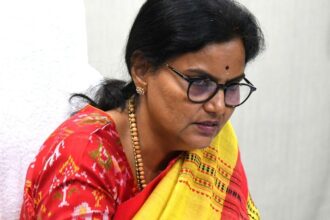 రిటైర్ రిటైర్ కొలువులు కొలువులు, కాంట్రాక్ట్‌ ఉద్యోగులకు తెలంగాణ తెలంగాణ ప్రభుత్వం షాక్ షాక్, వేలాది వేలాది వేలాది- తెలంగానా ప్రభుత్వం పదవీ విరమణ చేసిన తరువాత ఉద్యోగాలు పొందిన కాంట్రాక్ట్ ఉద్యోగులను వేలాది మంది ఉద్యోగులను తొలగిస్తుంది, తెలంగాణ తెలంగాణ