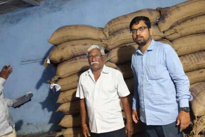 రేషన్ డీలర్ పై కేసు కేసు