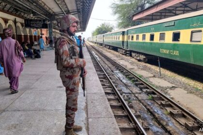 రైలు హైజాక్ వ్యాఖ్యపై భారతదేశం పాకిస్తాన్లోకి ప్రవేశిస్తుంది