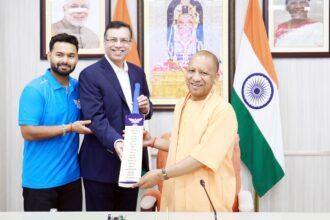 లక్నో సూపర్ జెయింట్స్ బృందం ముఖ్యమంత్రి యోగి ఆదిత్యనాథ్‌ను కలుస్తుంది