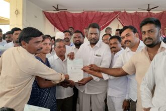 లబ్ధిదారులకు సీఎం రిలీఫ్ ఫండ్ చెక్కుల పంపిణీ