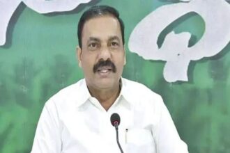 విచారణకు డుమ్మా మాజీ)