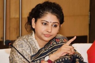 వెహికల్ అలెవెన్స్ కింద కింద రూ .61 లక్షలు, స్మితా సబర్వాల్ కు నోటీసులు ఇచ్చేందుకు రంగం రంగం సిద్ధం సిద్ధం!