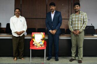 శ్రీపాదరావుకు కలెక్టర్ నారాయణరెడ్డి ఘన ఘన